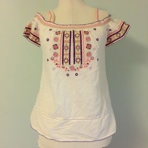 New! Off the shoulders embroidered tee